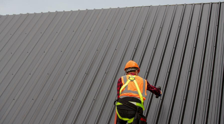 Professional gutter cleaning in Ewing, NE